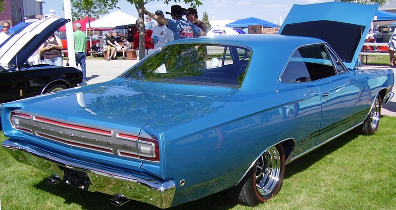 68 Plymouth GTX 2dr Hardtop